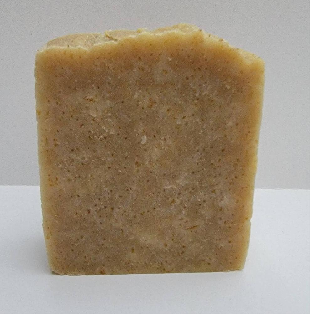 Oatmeal and calendula soap made of all natural ingredients, that helps to nourish your skin.